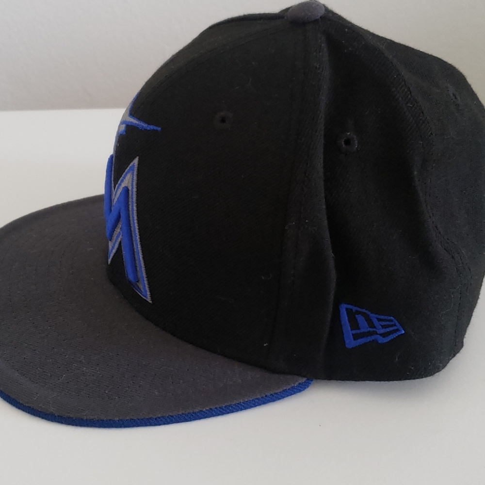 Hat - Picture 2 of 4